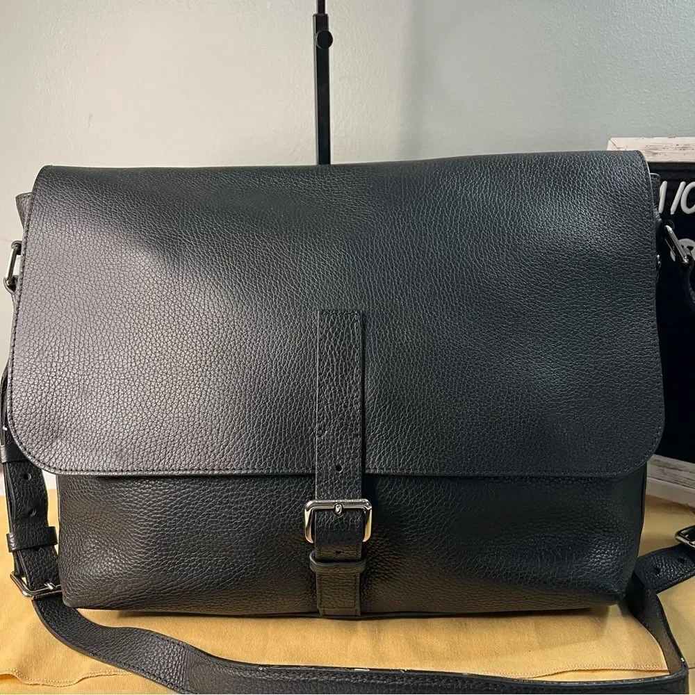 LOUIS vuitton marius taurillon leather messenger bag
